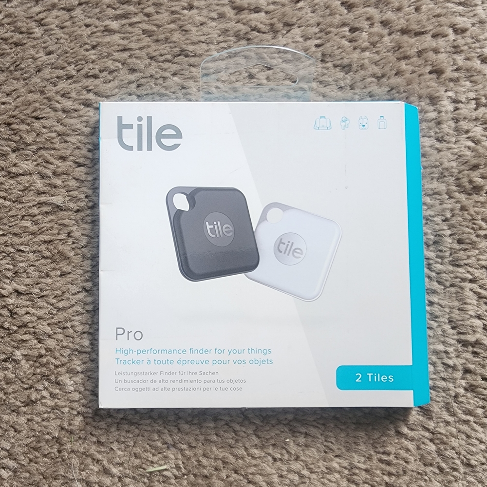 Tile Pro Bluetooth Tracker - Black and White